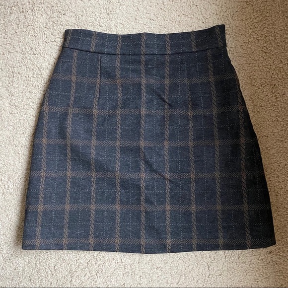 Dresses & Skirts - Plaid high-rise mini skirt